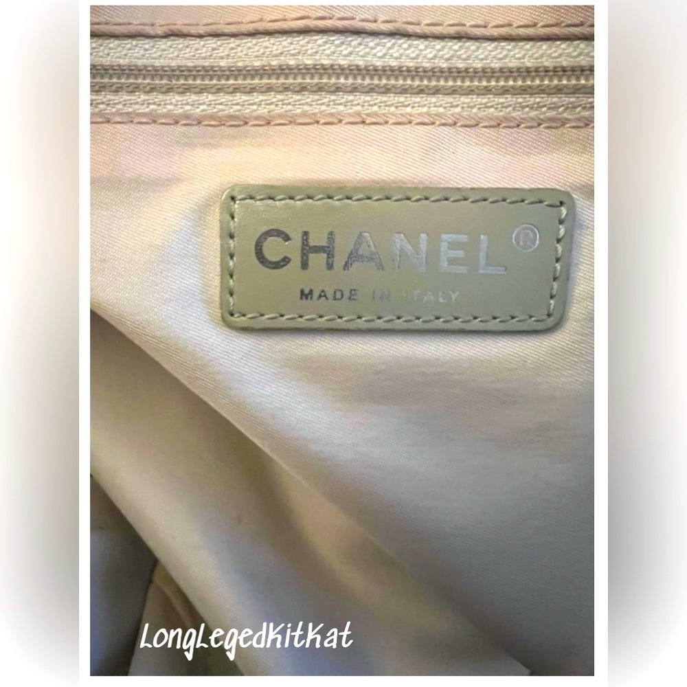 ‼️SOLD‼️CHANEL BEIGE-CRÈME TRAVELINE COLLECTION NYLON TOTE BAG - Picture 6 of 7